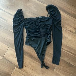 Black mesh ruched long sleeve bodysuit small
